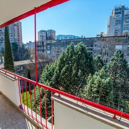 Elegant Avenue Escape Apartmán *